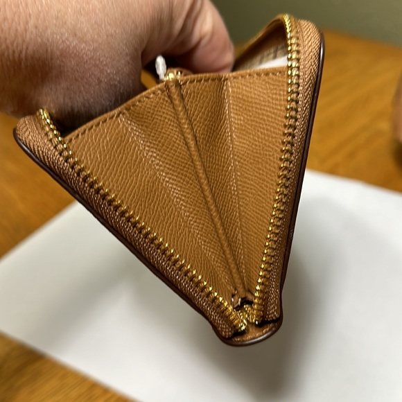 *NWT* COACH Accordion Zip Wallet - HTF color - Picture 15 of 15